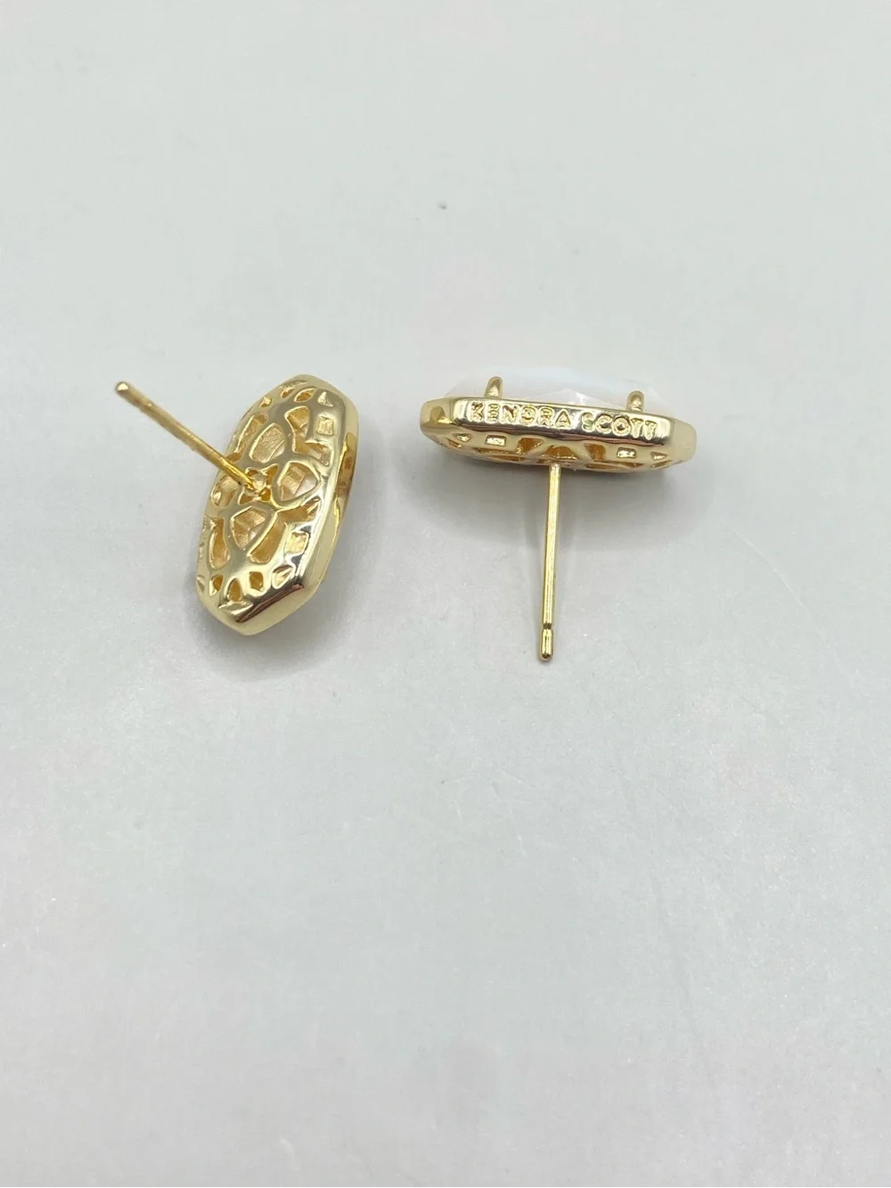 Kendra Scott Mother of Pearl Ellie Stud